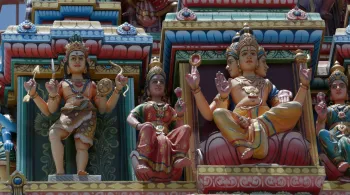 UN JOUR EN FETE : LE DIPAVALI A LA REUNION