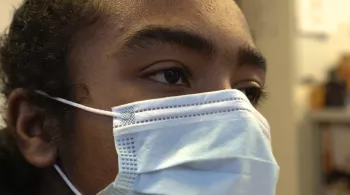 DES FAUCILLES DANS LES VEINES