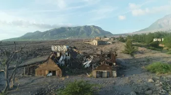 DES VOLCANS ET DES ILES