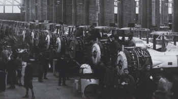 Chaîne de montage des avions SALMSON  2A2 à Montaudran (1917-1918) (c) Fondation Latécoère