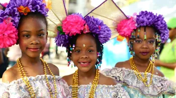 CARNAVAL DE TRINIDAD, LE CIMENT DE LA NATION RAINBOW
