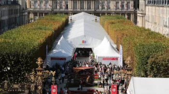 Chapiteau du Livre sur la Place