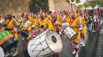 Photo d'un groupe de musiciens au carnaval de Martinique