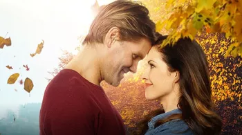 Une femme revient dans sa bourgade natale pour une série d'articles. Elle y rencontre un homme puis retrouve son amour d'antan, qui lui a jadis brisé le cœur.