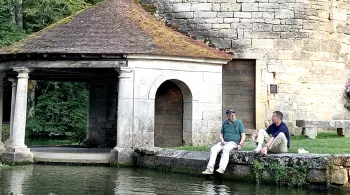 Bèze, aurait-elle un air de carte postale ?