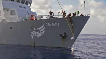 Un bateau de Sea Shepherd - Documentaire "Les sentinelles de la mer"