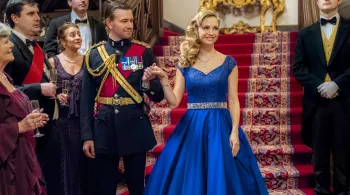 Une jeune femme découvre que son amoureux depuis un an est en réalité un prince héritier. Elle va devoir s'adapter à un mode de vie très différent du sien.