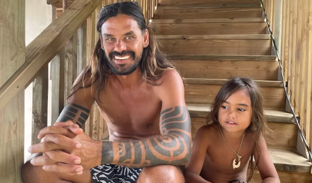 Atout surf EP3 Saltwater family © Mérapi Productions/Bleu Lagon Productions 