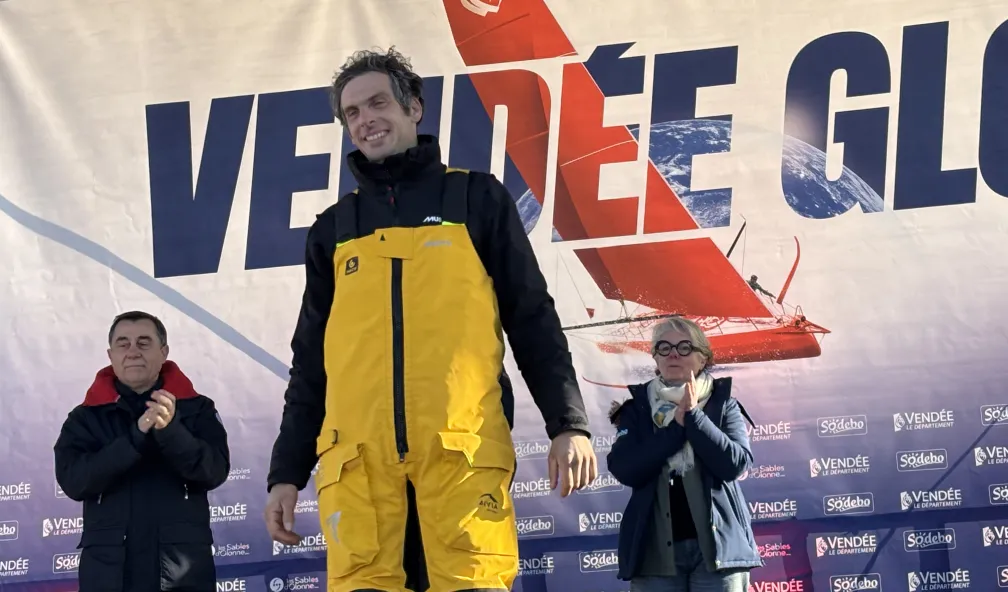Arrivée de Charlie Dalin - Vendée Globe, janvier 2025
