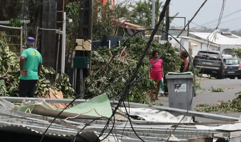 Il y a tout juste un an, le 28 février 2025, La Réunion retenait son souffle. Le passage du cyclone Garance allait marquer durablement les esprits et le paysage de notre île.
