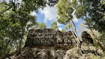 NAACHTUN LE ROYAUME MAYA REVELE