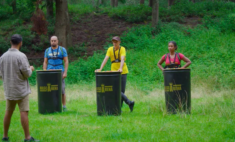 MASCARENA, L’ILE INTENSE Le 1er jeu d’aventure 100% réunionnais MASCARENA, L’ILE INTENSE Le 1er jeu d’aventure 100% réunionnais 3 candidats, 1 gagnant 1 objectif, venir en aide à des associations caritatives  1 décor naturel, l’Ile Intense  Chaque émission se déroulera dans une commune différente de l’île, emmenée par le Game Master, Tony Boyer