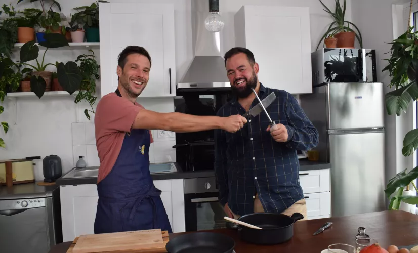 Grégory Cuilleron et Benjamin en cuisine