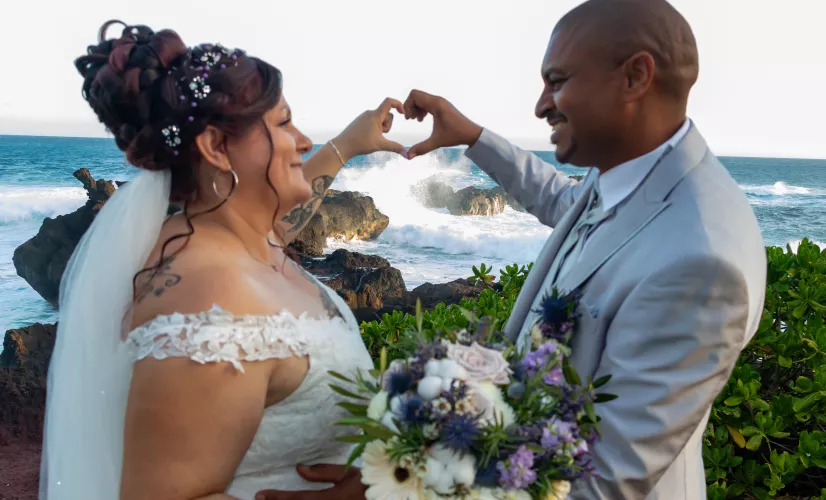 LAMOUR LÉ DOU SAISON 13 LAMOUR LÉ DOU SAISON 13 sur @Reunionla1ère : 6 mariages, 6 histoires et un témoin privilégié, Rocaya ! Lamour lé dou fait sa rentrée sur Réunion la 1ère. Rocaya signe son retour le vendredi 07 février 2025 dès 19.50 pour une nouvelle saison placée sous le signe de l’émotion.Mariage 1 : Johanne & Johan Quand Johan rencontre Johanne leur histoire d’amour prend immédiatement une tournure passionnée.