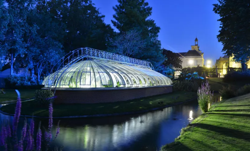 Jardin Public_La serre de l’île aux palmiers de nuit