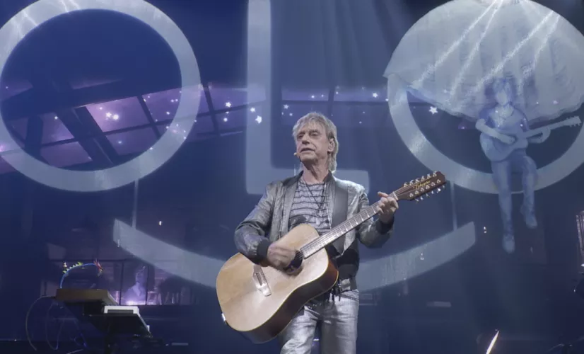 20.30 — Jean-Louis Aubert en concert au Zénith de Paris Réunion la 1ère  vous propose une soirée spéciale dédiée à Jean-Louis Aubert avec un concert au Zénith de Paris suivi d'un documentaire sur le groupe Téléphone !