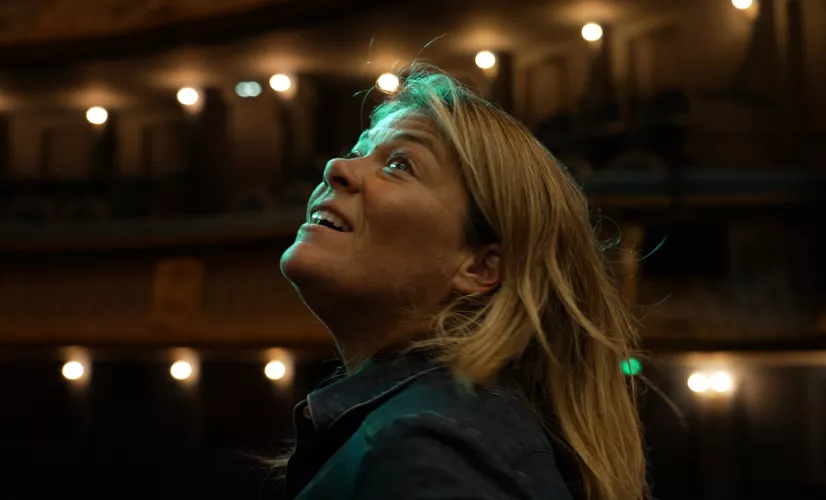 Julie Hattu à l'Opéra.jpg