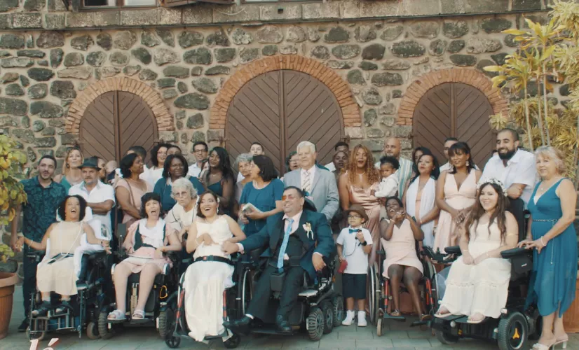 Six mariages et un témoin privilégié, Rocaya !  Pendant 6 semaines, Rocaya nous présentera des cérémonies magiques, féeriques et innovantes. Les spécificités des 6 mariages en concurrence seront mises en avant à travers différentes cultures et devant l’oeil de nos caméras. N’oubliez pas qu’après chaque diffusion, les téléspectateurs voteront pour leur couple préféré. Une soirée de rattrapage sera proposée aux indécis pour le choix de leur couple favori.  Tous se retrouveront pour la grande finale lors d’une