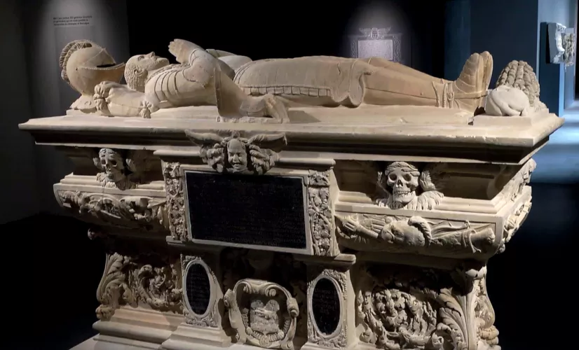 Montaigne et le tombeau mystérieux Montaigne et le tombeau mystérieux