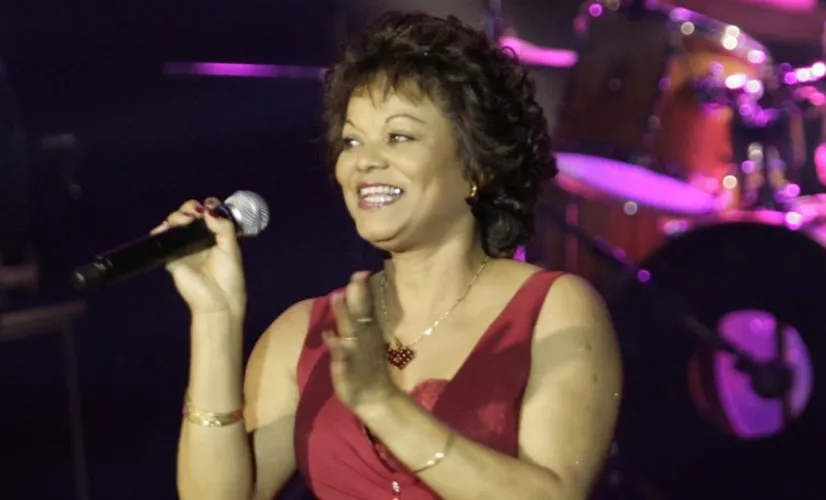 Michou, la fille du compositeur et guitariste réunionnais Narmine Ducap, a enregistré ses premiers disques de ségas en 1971, elle a tout juste 11 ans. À l'âge de douze ans, elle connaît son premier tube avec " Crazé salle verte " et elle est  surnommée " la petite fiancée des Réunionnais ".