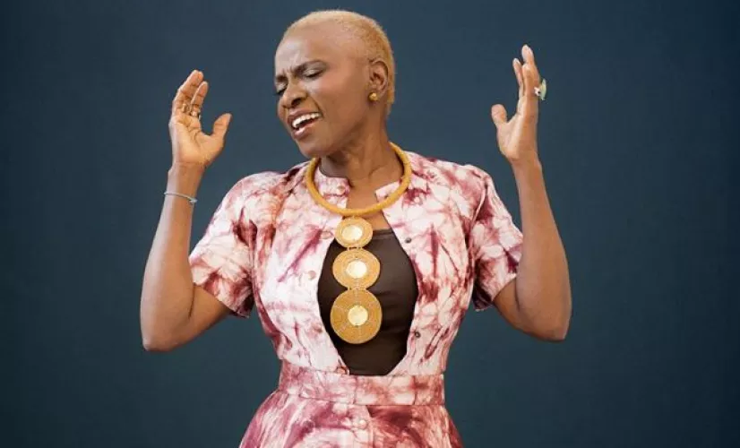 Queen Kidjo, le rythme absolu Un portrait d'Angélique Kidjo, chanteuse béninoise connue dans le monde entier, mais aussi activiste et figure tutélaire pour la nouvelle génération d'artistes africains.