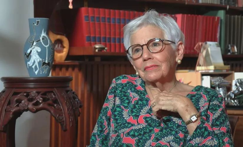 ARCHIPELS :  Thérèse Baillif, de la colonie aux honneurs de la République C’est l’histoire d’une jeune fille réunionnaise, issue d’une famille modeste, que tout destinait à devenir une femme au foyer. Mais le destin de Thérèse Lucas, devenue Baillif en 1953, est ailleurs. Elle choisit de travailler et dédie sa vie à la cause des femmes.
