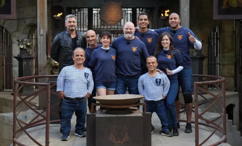 FORT BOYARD 2022 EPISODE 3 : Equipe Pompiers Solidaires Retrouvez pour cette troisième émission :  Philippe Etchebest, Ciryl Gane, Elsa Esnoult, Terence Telle, Erika Moulet, Aldebert     Ils joueront pour l'Association Pompiers Solidaires     Pompiers Solidaires est une organisation humanitaire qui a pour vocation d’agir aussi bien au niveau local qu’à l’international afin de préparer les populations aux risques et aux crises, dans une logique de long terme et dans le respect des aspects culturels, sociaux et politiques du lieu de son action. Elle est en outre