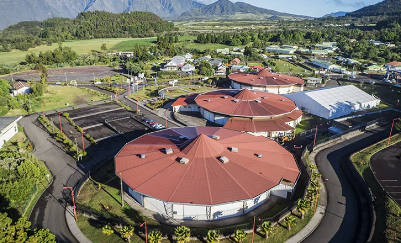 [DIRECT] Pâque Protestante : Une union historique au cœur de la Plaine des Cafres Ce dimanche 05 avril 2026, Réunion la 1ère vous invite à vivre un événement spirituel inédit. Pour la première fois, plusieurs Églises protestantes évangéliques de l’île s’unissent pour célébrer la Pâque. Un culte exceptionnel à suivre dès 09h30 en direct simultané sur la Télé, la Radio et le Web.